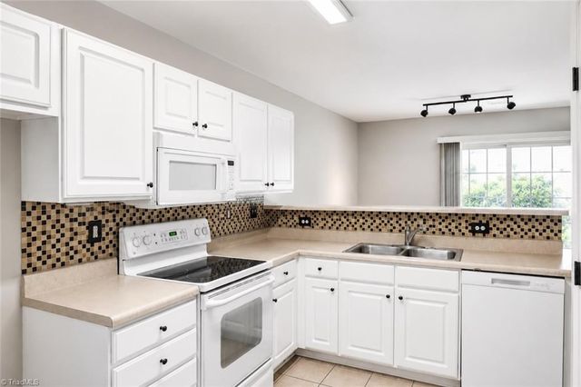 730 Wynbrook Square Lane, Winston-salem, NC 27103