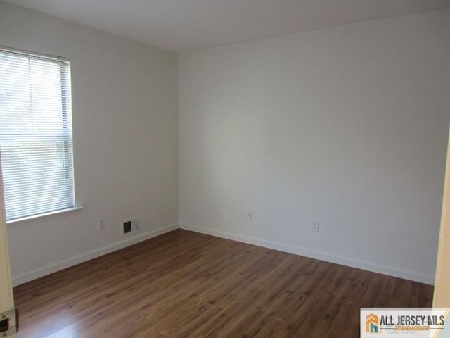 46 Lear Court, East Brunswick, NJ 08816