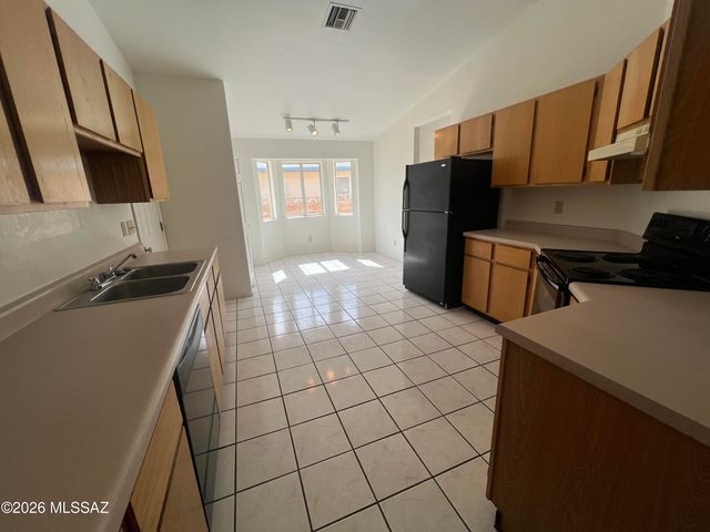 3292 S Kristina Park Loop, Tucson, AZ 85730