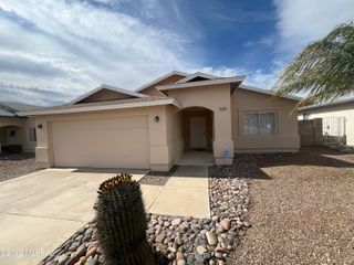 3292 S Kristina Park Loop, Tucson, AZ 85730