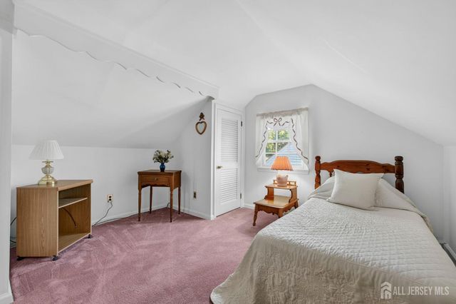4 Gregory Drive, Hamilton, NJ 08690