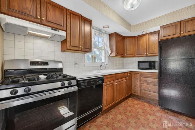 4 Gregory Drive, Hamilton, NJ 08690