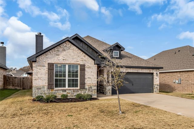 396 N Montague Street, Pilot Point, TX 76258