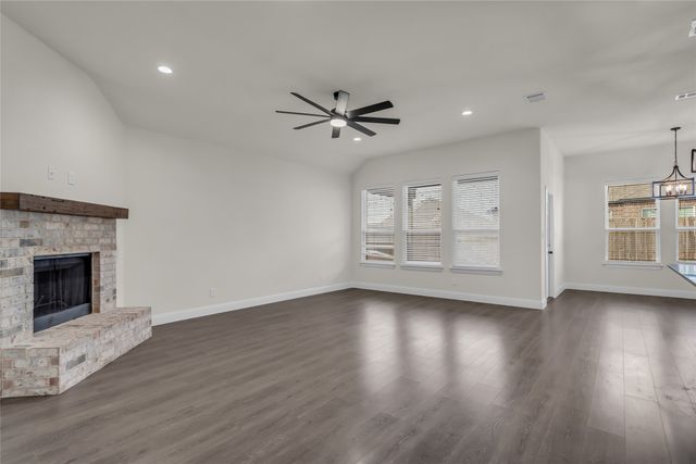 396 N Montague Street, Pilot Point, TX 76258