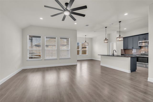 396 N Montague Street, Pilot Point, TX 76258