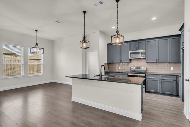 396 N Montague Street, Pilot Point, TX 76258