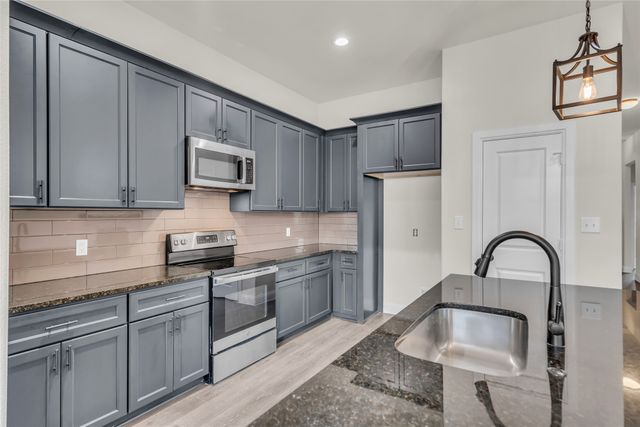 396 N Montague Street, Pilot Point, TX 76258