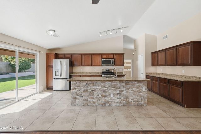 1619 E CARTER Road, Phoenix, AZ 85042