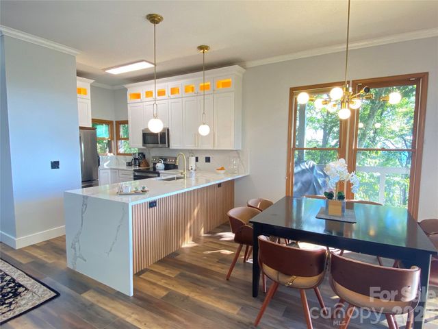 66 Club Villa Court D-3, Burnsville, NC 28714