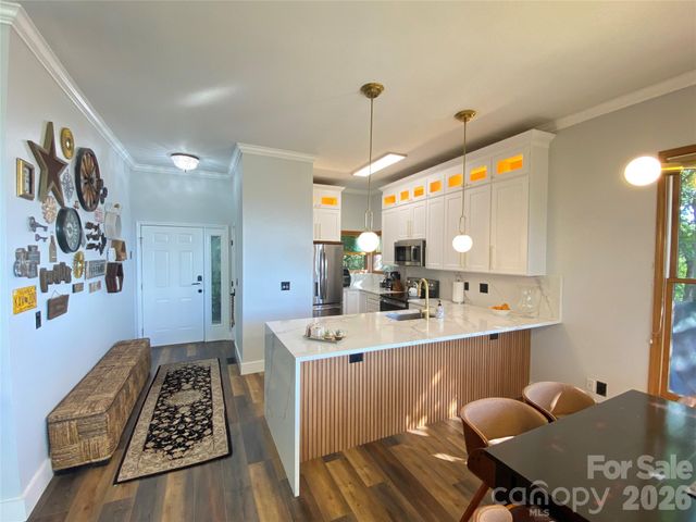 66 Club Villa Court D-3, Burnsville, NC 28714
