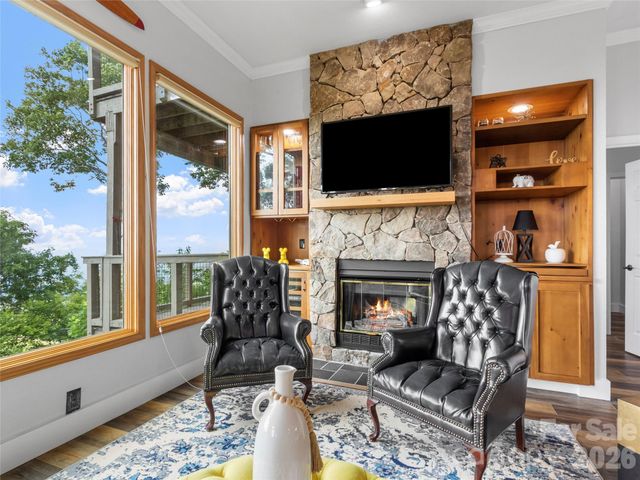 66 Club Villa Court D-3, Burnsville, NC 28714