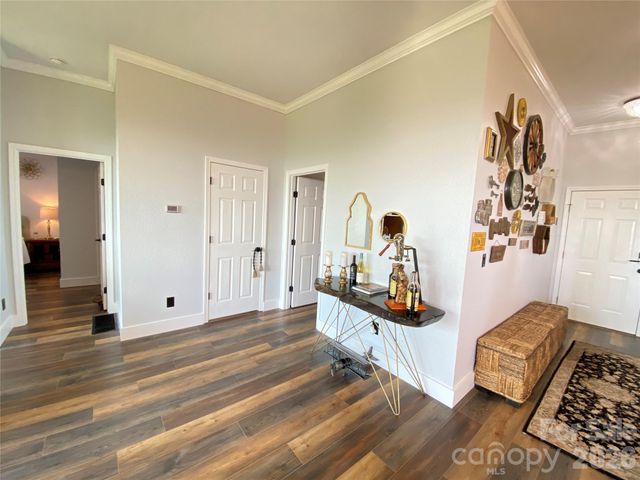 66 Club Villa Court D-3, Burnsville, NC 28714
