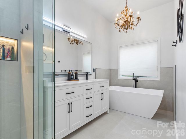 66 Club Villa Court D-3, Burnsville, NC 28714