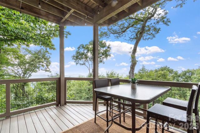 66 Club Villa Court D-3, Burnsville, NC 28714
