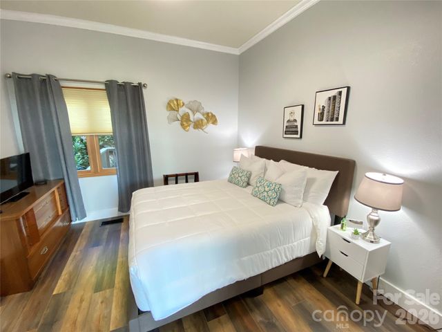 66 Club Villa Court D-3, Burnsville, NC 28714