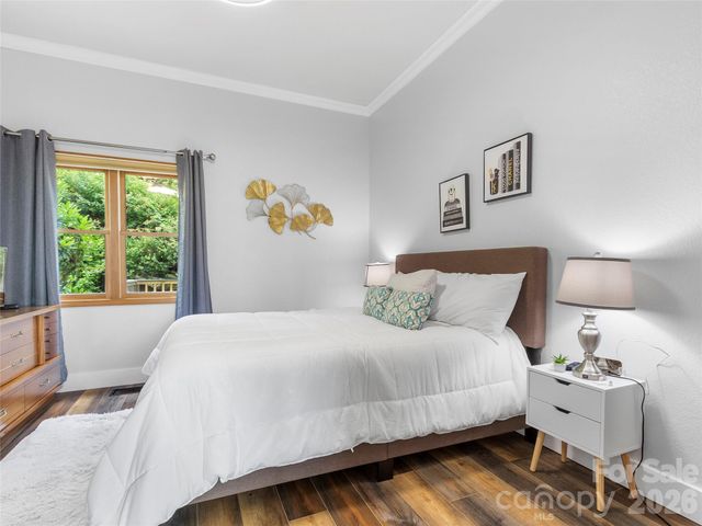 66 Club Villa Court D-3, Burnsville, NC 28714