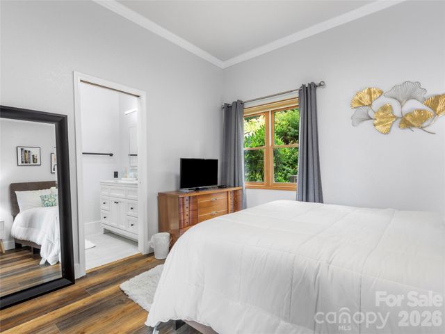 66 Club Villa Court D-3, Burnsville, NC 28714