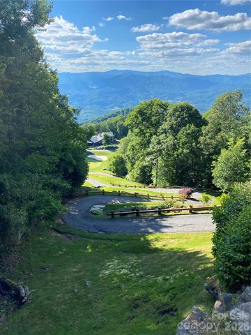 66 Club Villa Court D-3, Burnsville, NC 28714