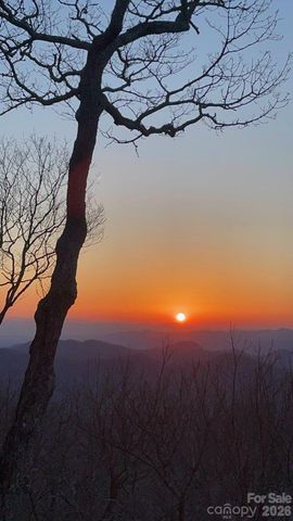 66 Club Villa Court D-3, Burnsville, NC 28714