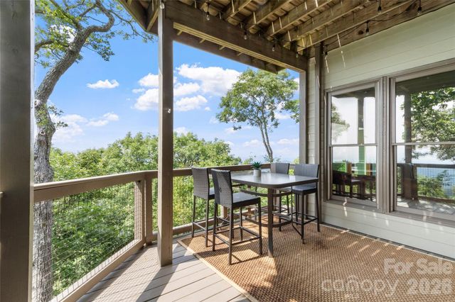 66 Club Villa Court D-3, Burnsville, NC 28714