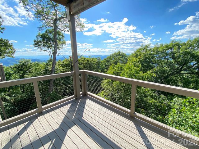 66 Club Villa Court D-3, Burnsville, NC 28714