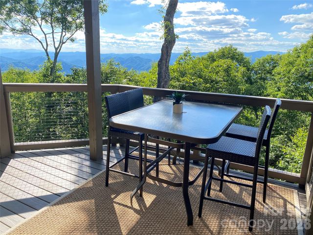 66 Club Villa Court D-3, Burnsville, NC 28714
