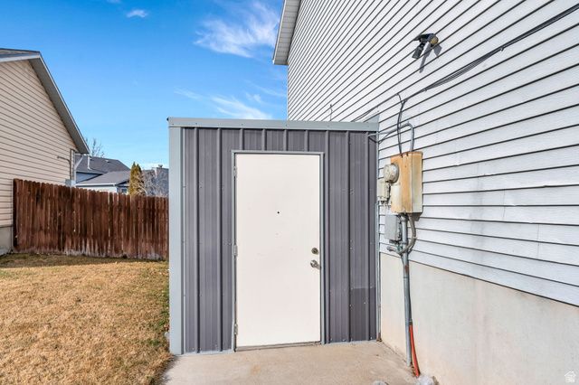 5166 W TICKLEGRASS DR, West Jordan, UT 84081