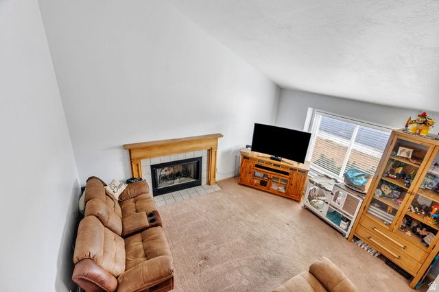 5166 W TICKLEGRASS DR, West Jordan, UT 84081