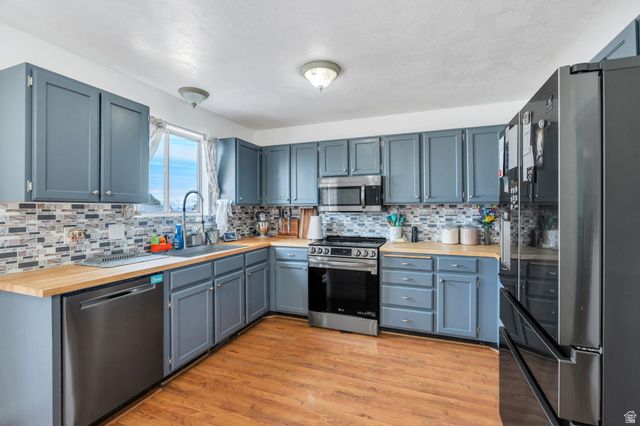 5166 W TICKLEGRASS DR, West Jordan, UT 84081