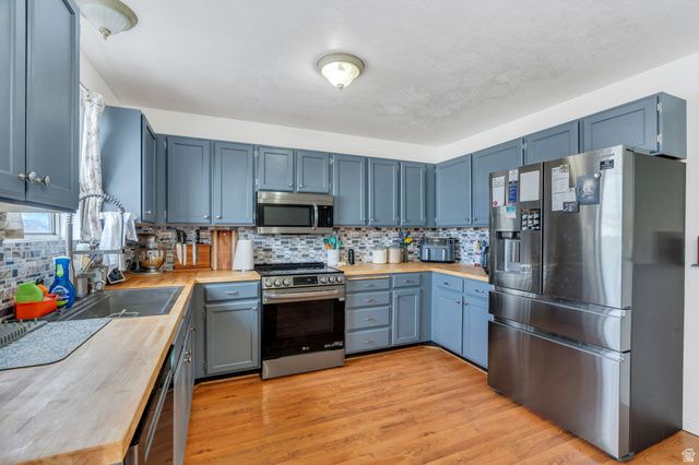 5166 W TICKLEGRASS DR, West Jordan, UT 84081