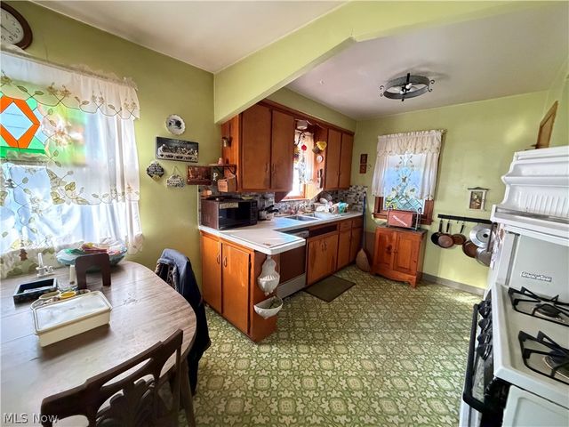 6526 Westminster Drive, Parma, OH 44129