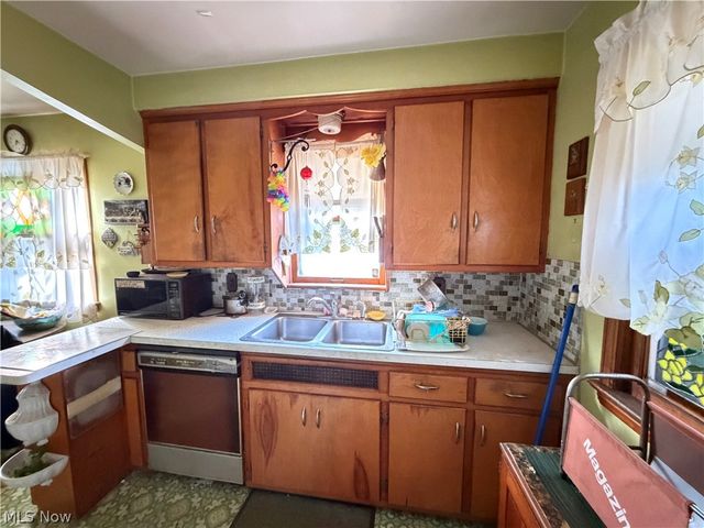 6526 Westminster Drive, Parma, OH 44129