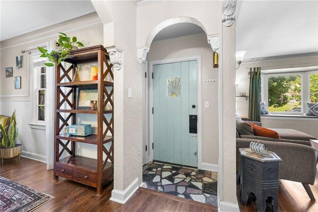 715 E Gregory Boulevard, Kansas City, MO 64131