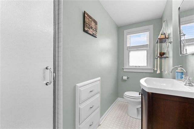 715 E Gregory Boulevard, Kansas City, MO 64131