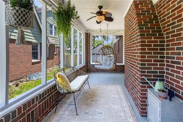 715 E Gregory Boulevard, Kansas City, MO 64131