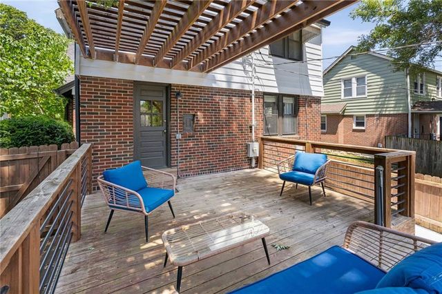 715 E Gregory Boulevard, Kansas City, MO 64131