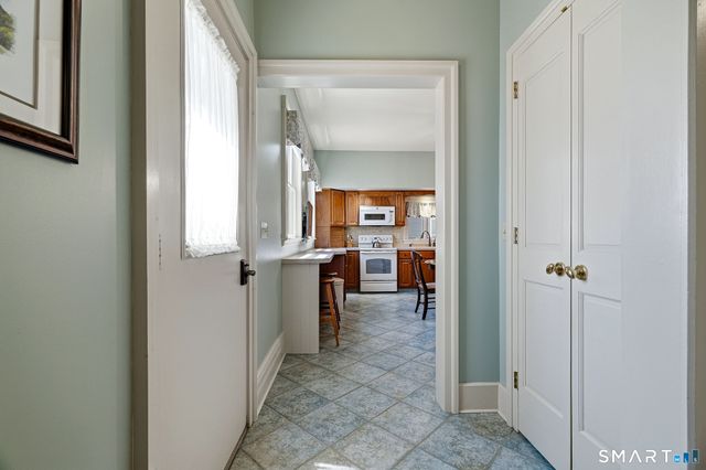 24 Lincoln Avenue, Norwich, CT 06360
