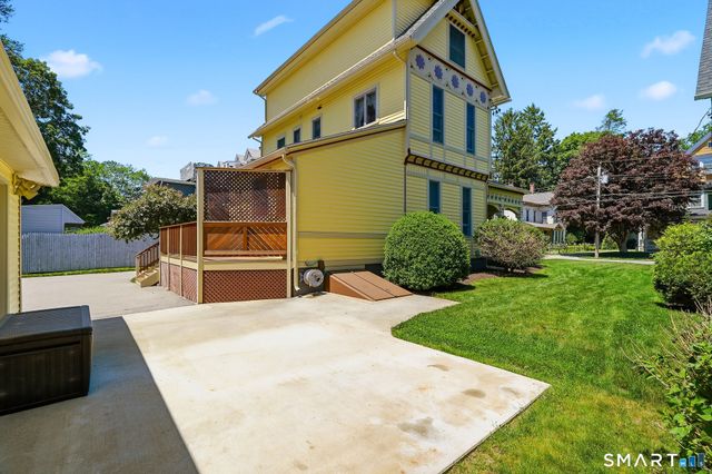 24 Lincoln Avenue, Norwich, CT 06360