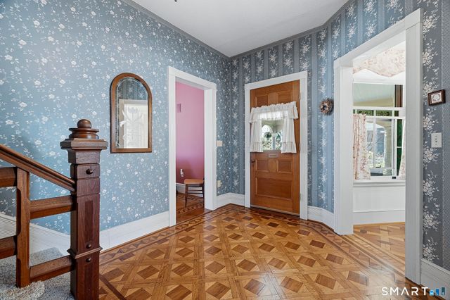 24 Lincoln Avenue, Norwich, CT 06360