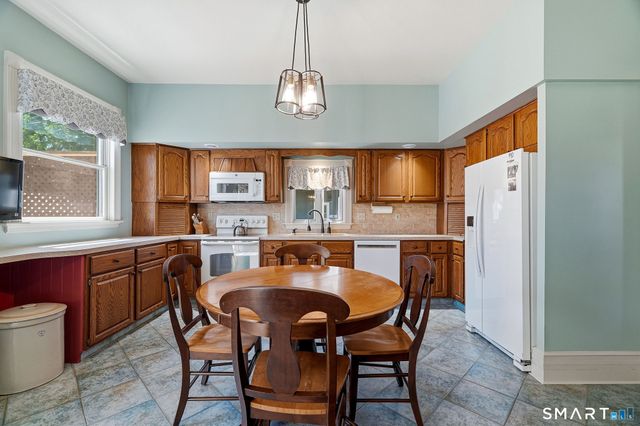 24 Lincoln Avenue, Norwich, CT 06360
