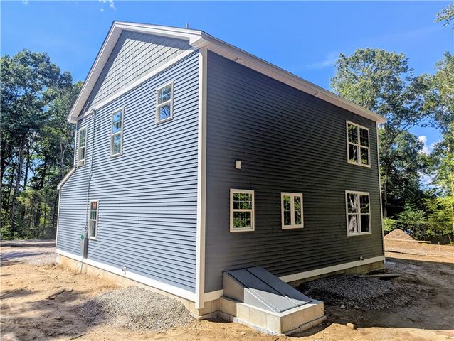 24 Yeles Lane, Hopkinton, RI 02873