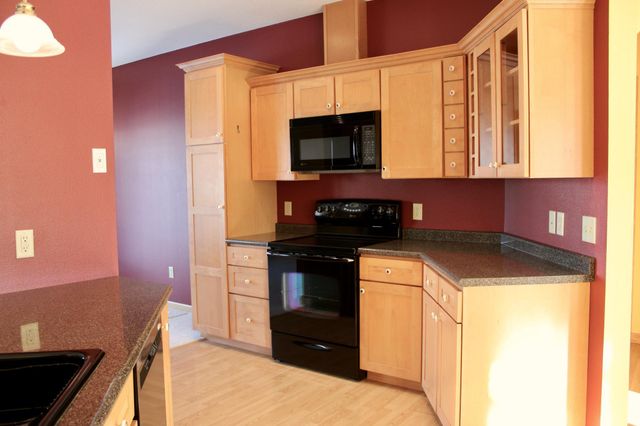 111 Oakwood Court, Thief River Falls, MN 56701