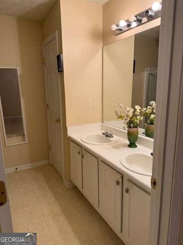 2863 Hillvale Cove Drive, Lithonia, GA 30058