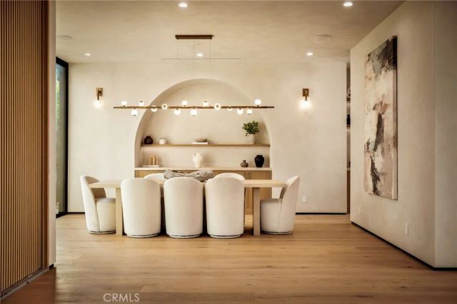 15447 Huston, Sherman Oaks, CA 91403
