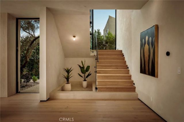 15447 Huston, Sherman Oaks, CA 91403