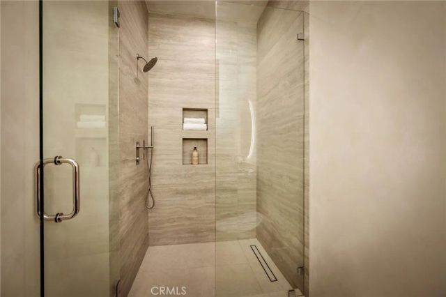 15447 Huston, Sherman Oaks, CA 91403