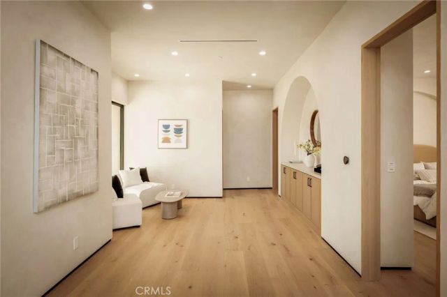 15447 Huston, Sherman Oaks, CA 91403