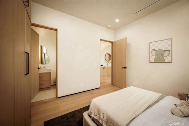 15447 Huston, Sherman Oaks, CA 91403