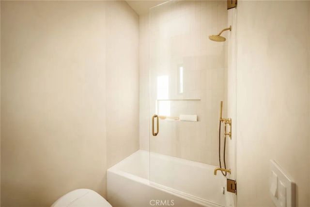 15447 Huston, Sherman Oaks, CA 91403