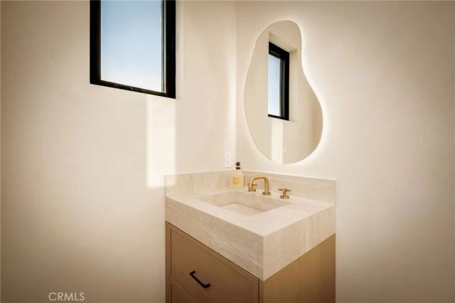 15447 Huston, Sherman Oaks, CA 91403